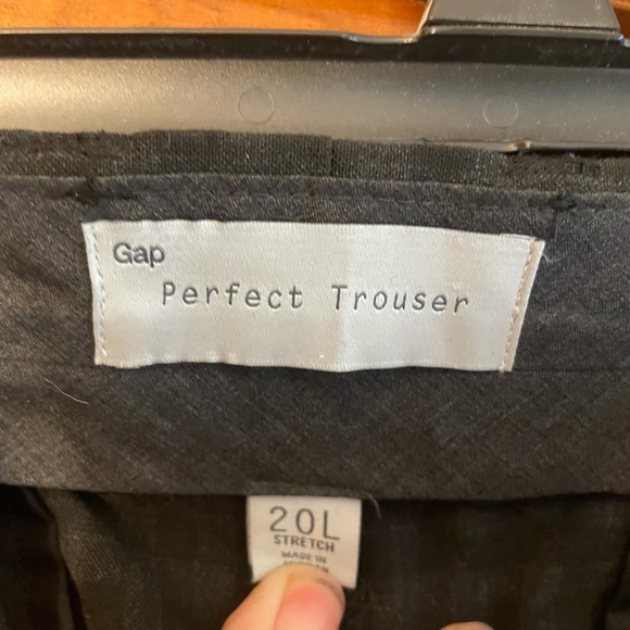 Checkered black and Gray or Solid Gray Gap trouser - Picture 8 of 10